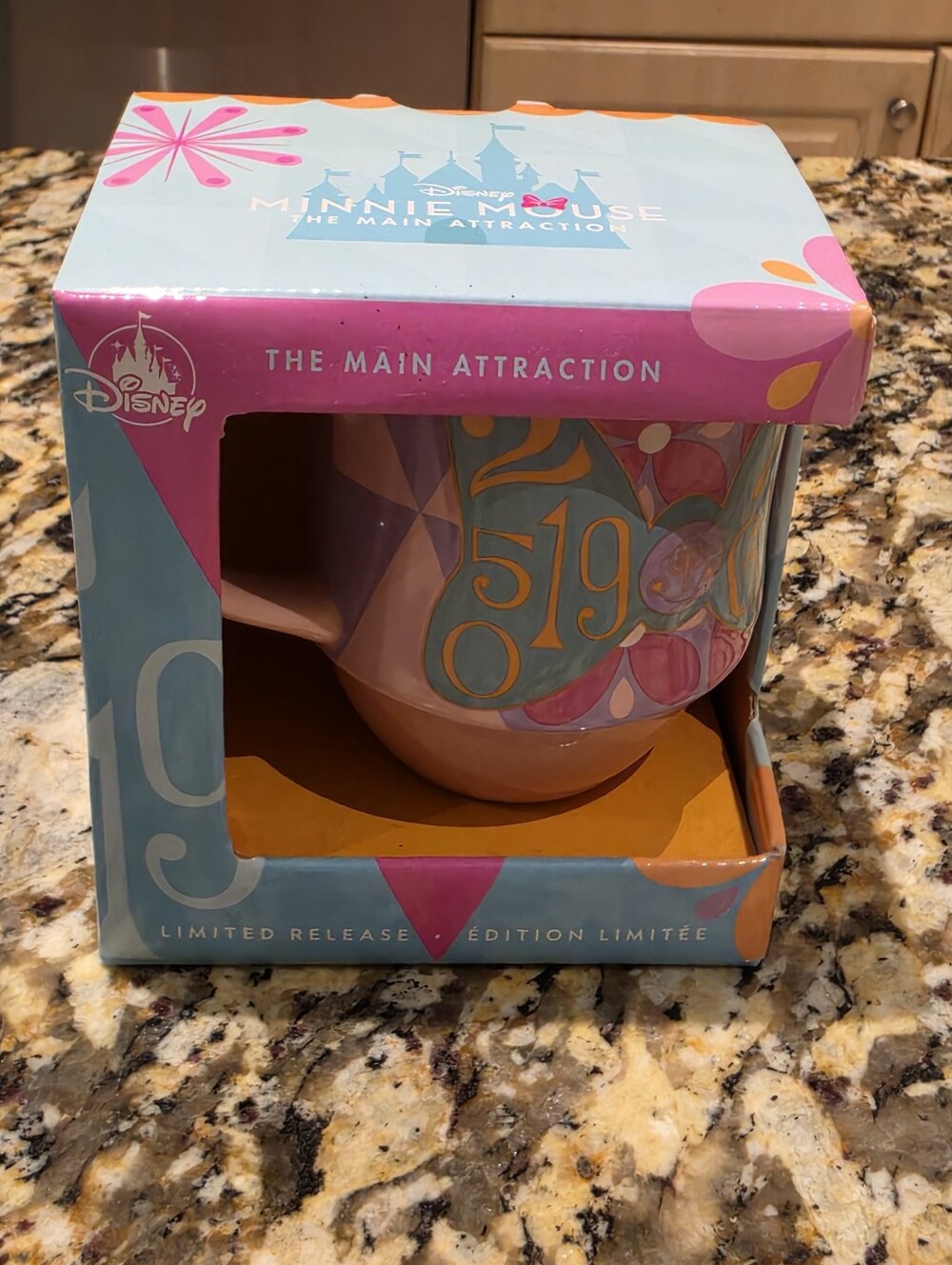 Disney Minnie Mouse Main Attraction Its A Small World Mug Ltd Ed Series‎ 4/12